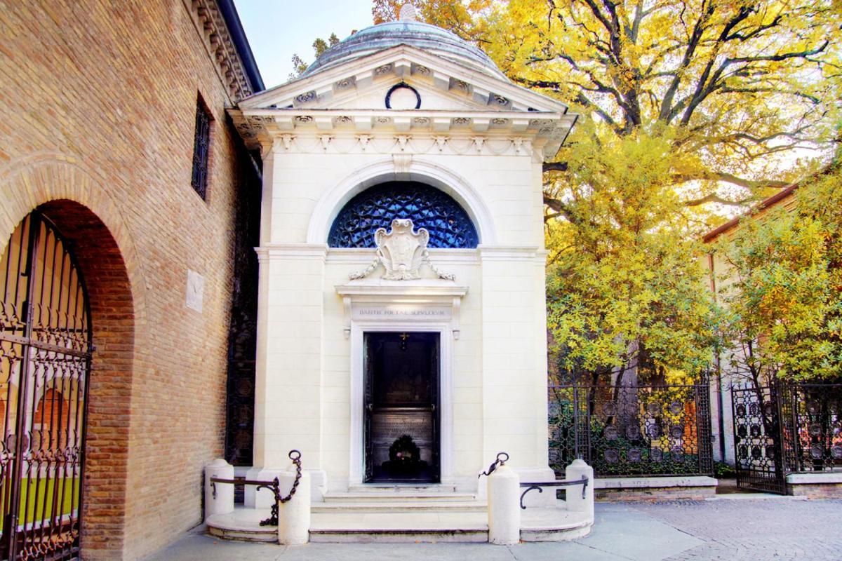 Exclusive Luxury Home With Private Parking Ravenna Exterior photo